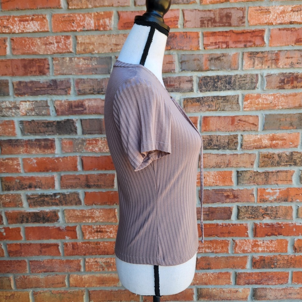 Y2K Tillys‎ Sky And Sparrow Womens Small Taupe Deep V Neck Lace Up Front Shirt - Picture 4 of 10